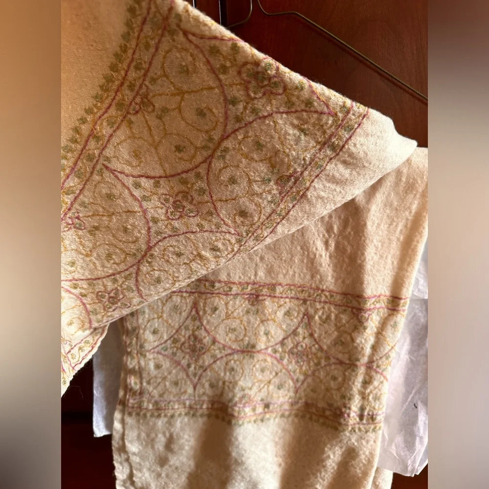 LADIES Handmade Embroidered Vintage Cream Middle Eastern Pashmina Scarf